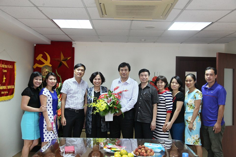Cục trưởng Cục hợp tác quốc tế Bộ Văn hoá Thể thao và Du lịch Nguyễn Trùng Khánh đến chúc mừng Tạp chí Du Lịch